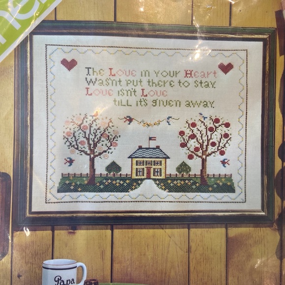 Vintage Spinnerin Yarn Stitchery Love Kit by Veva Wood, New In Package - Picture 2 of 3